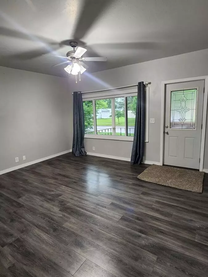 511 1/2 S Locust St Apartment for rent in Appleton, WI