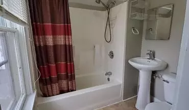 3 of 12 438 W 9th Ave Apartment for rent in Oshkosh, WI
