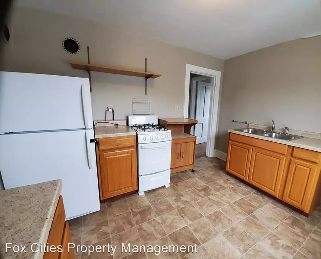 438 W 9th Ave Apartment for rent in Oshkosh, WI