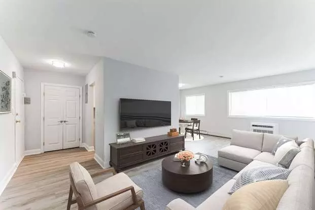 Mid Island Apartments Apartment for rent in Bay Shore, NY