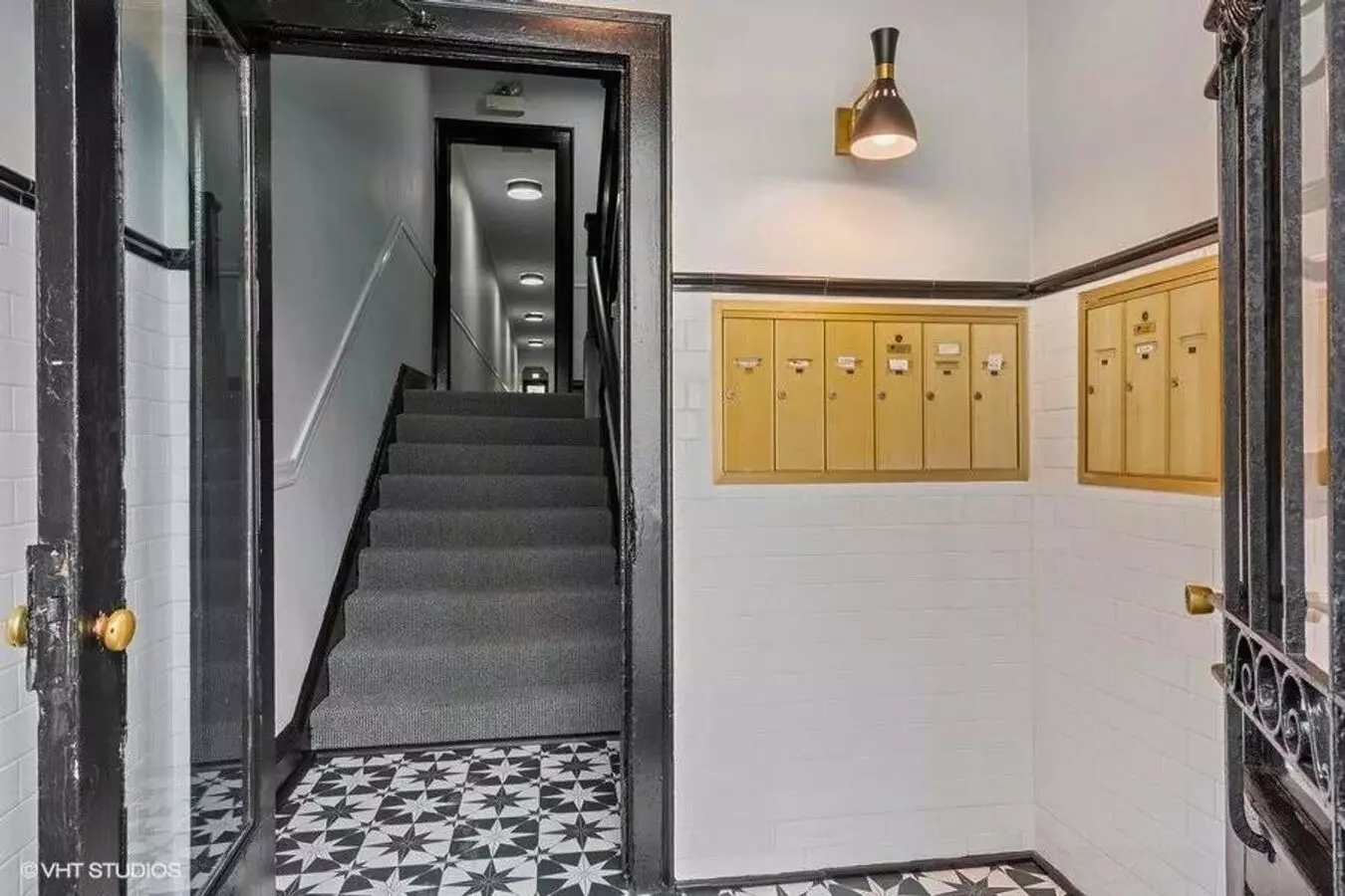 2 of 4 441 W. MELROSE Apartment for rent in Chicago, IL