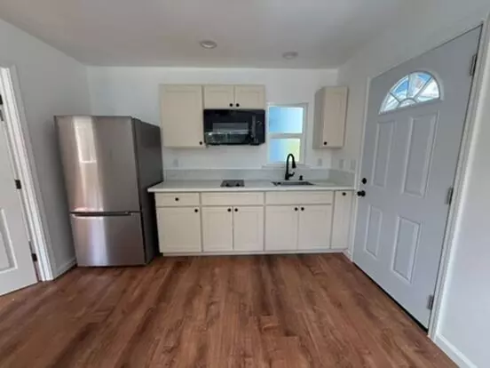 Unfurnished 1 Bed/1 Bath Pet Friendly - Walk To Beach, Grocery, Park Apartment for rent in Kihei, HI