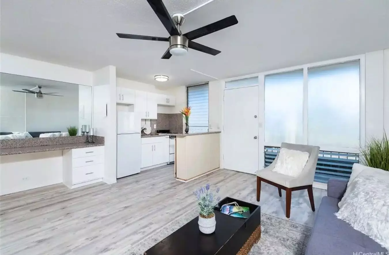 Updated 1/1 With Lanai And Parking Spot! Apartment for rent in Honolulu, HI