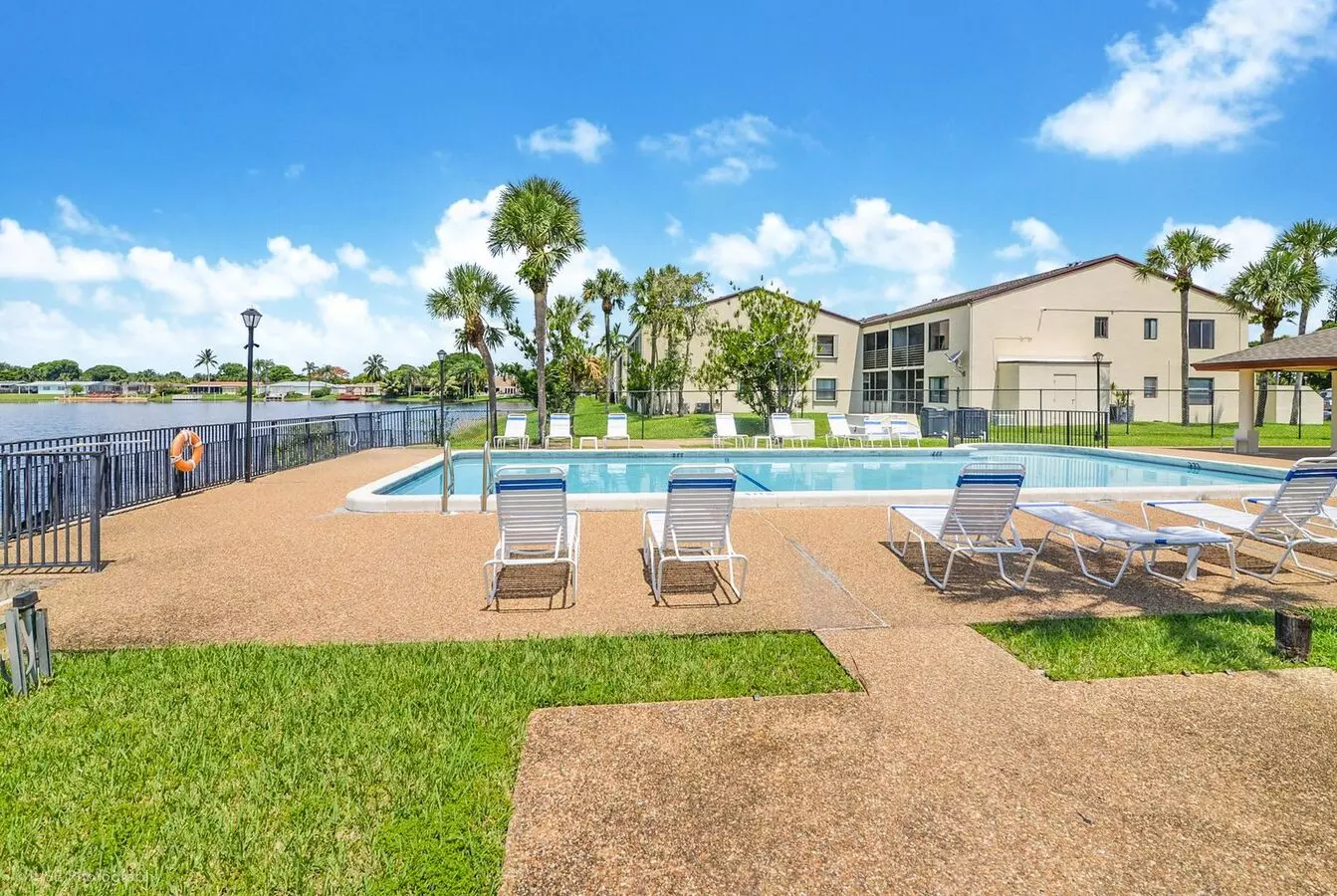 Spacious 1 Bed 1 Bath Condo In Pembroke Pines! Unit Will Not Last! Apartment for rent in Pembroke Pines, FL