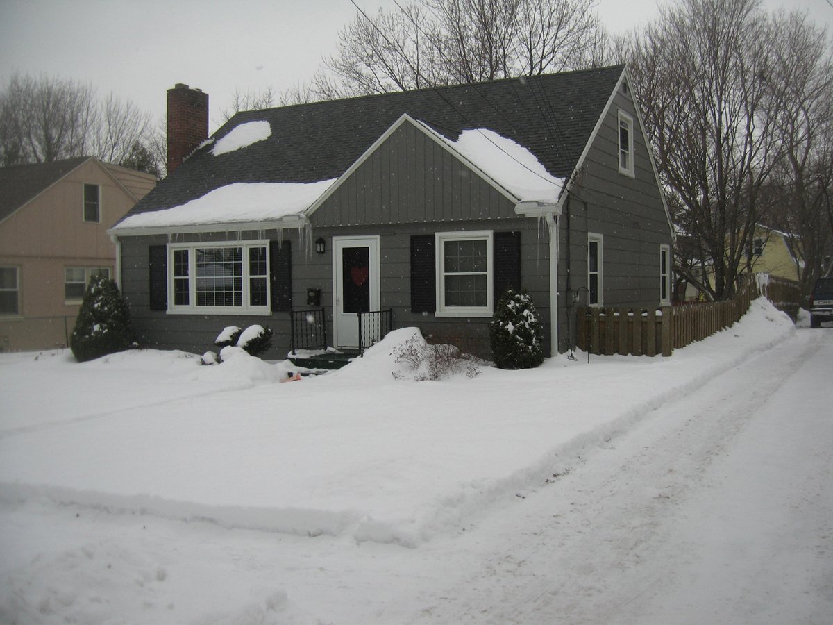 329 Kipling Blvd Lansing, MI House for Rent Rentable