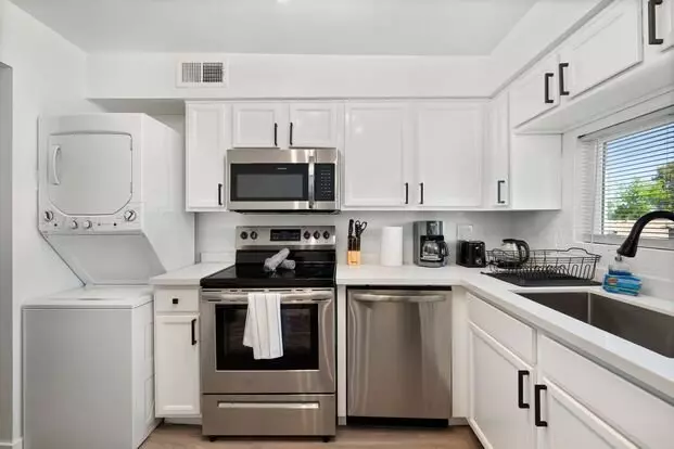 Fringe Mountain View Apartment for rent in Phoenix, AZ