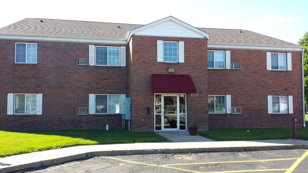 Riverwood Apartments 1125 Madison St Vermillion, SD