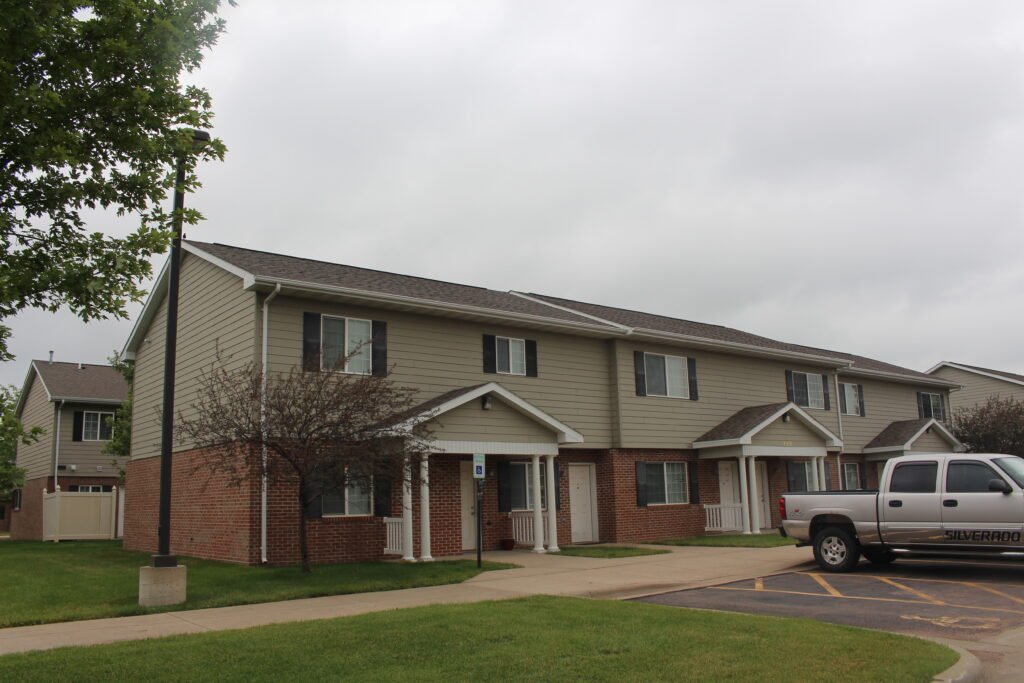 Highpointe Townhomes Apartments 100 Highpointe St Tea, SD