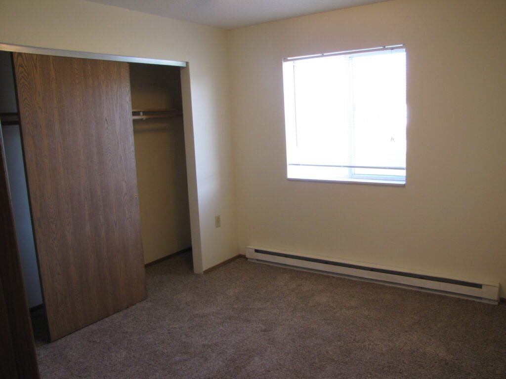 Parkwood Apartments 1215 Madison St Vermillion, SD