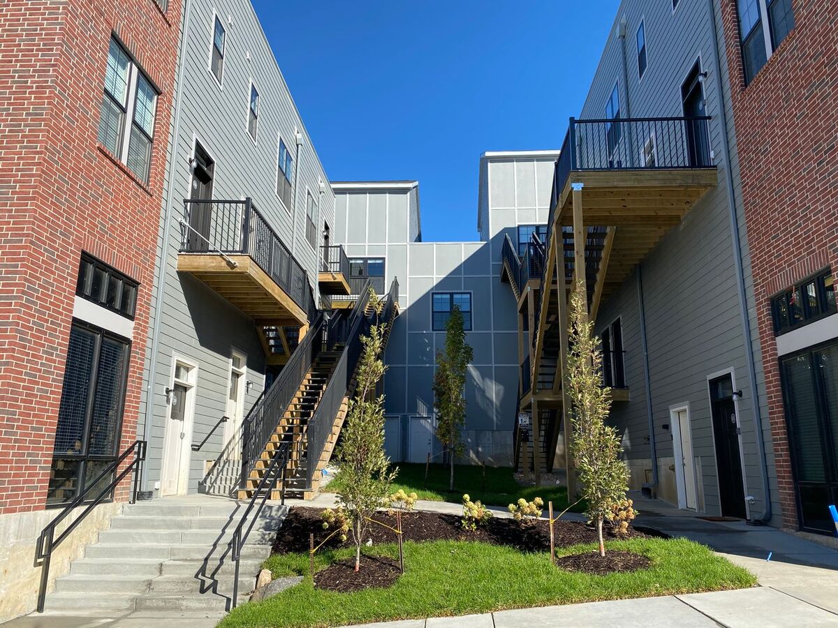 Loft Sytle Unit The Hinge Flats - Loft-style Unit In Downtown... Apartments Ralston, NE