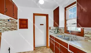 3 of 10 2502 Prospect St House for rent in Flint, MI