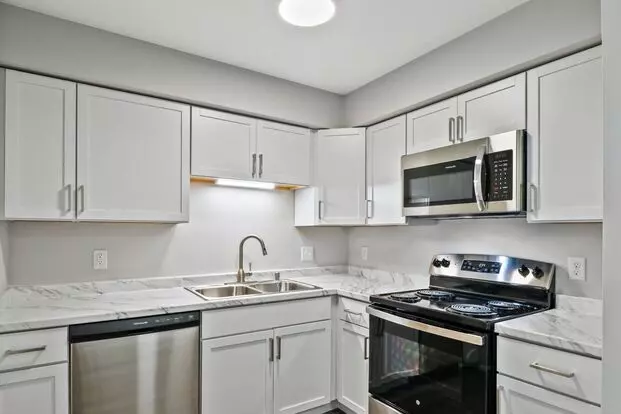 121 Berkley Rd Apartment for rent in Verona, WI