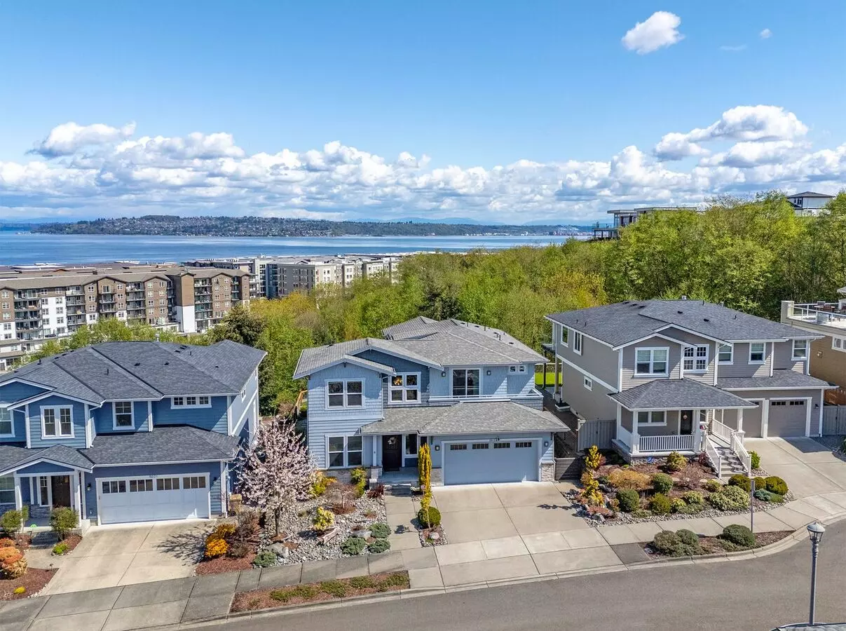 High End 4-bedroom Rustin Home W/ Water & Mountain Views, Office & Roof Top Deck. House for rent in Ruston, WA