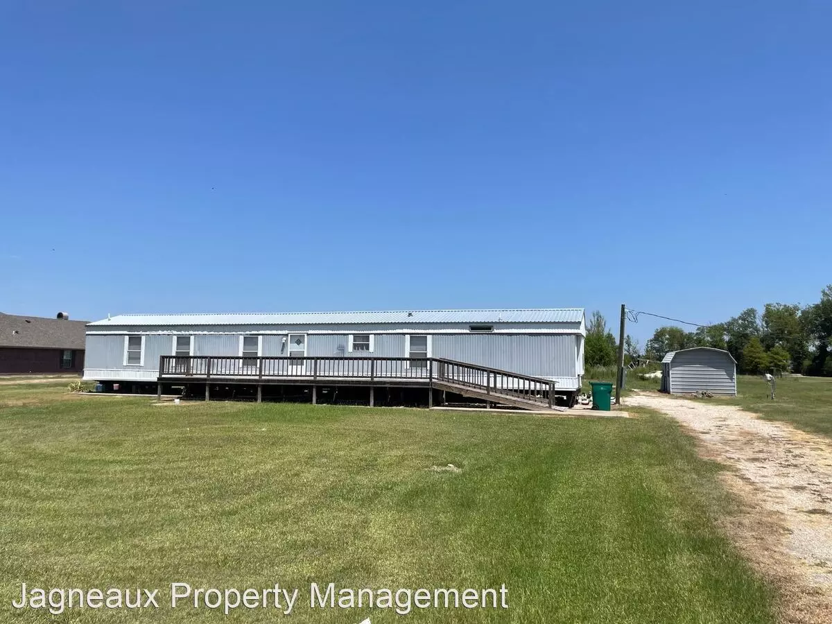 6796 Cheval Dr House for rent in Iowa, LA