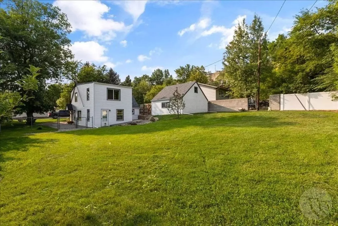 Gorgeous 4-bedroom Home With Expansive Landscaped Yard & Off-street Parking – Fully Furnished! House for rent in Billings, MT