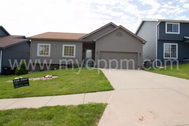 spacious 4-bedroom, 3-bathroom Apartment for rent in Omaha, NE
