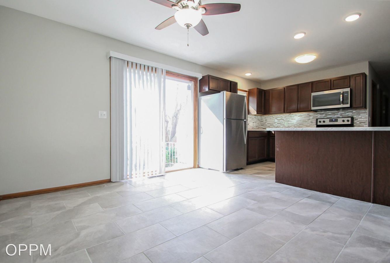 12311 Weir St Omaha, NE House for Rent Rentable