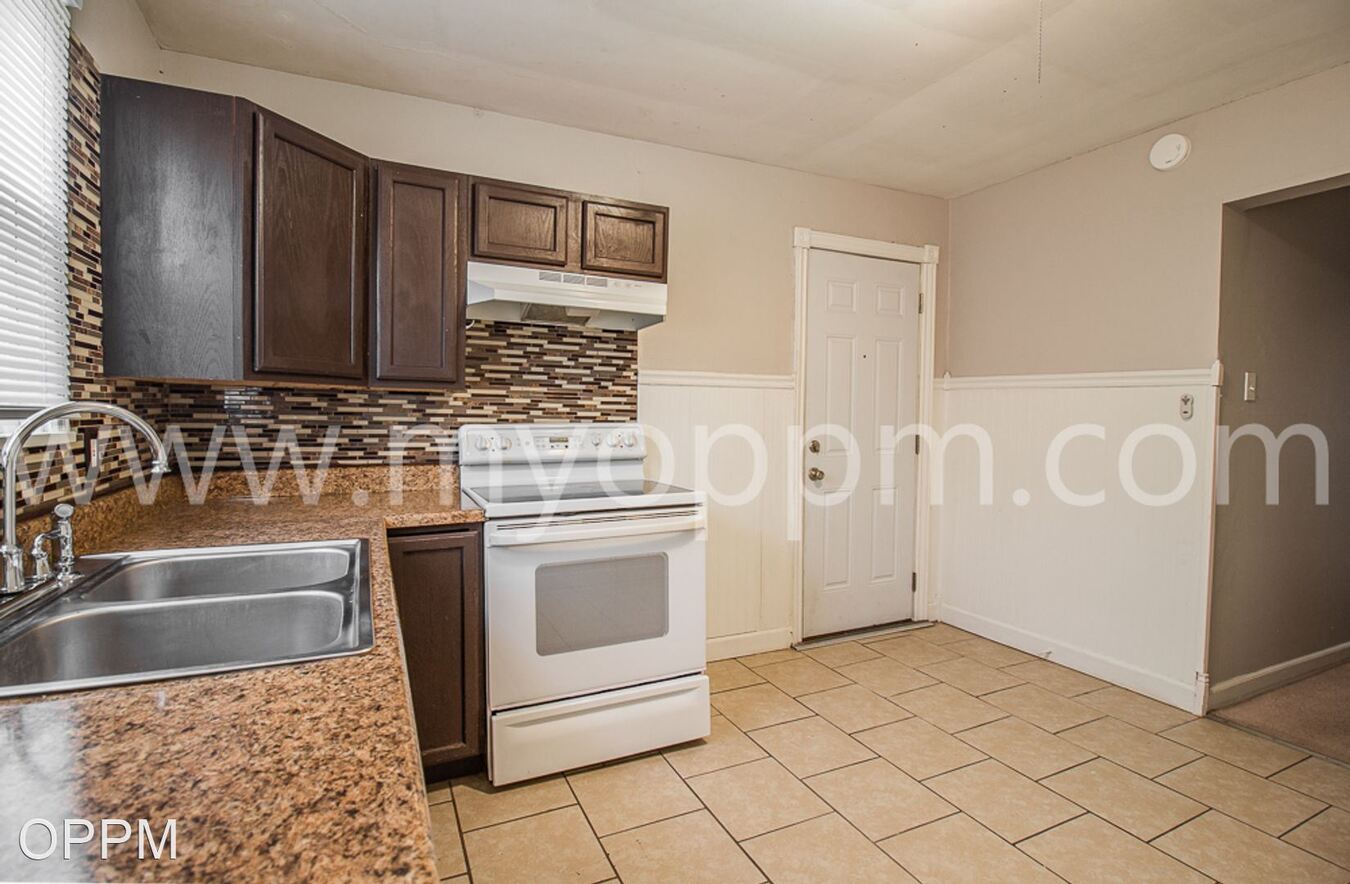 3008 Seward St Omaha, NE House for Rent Rentable