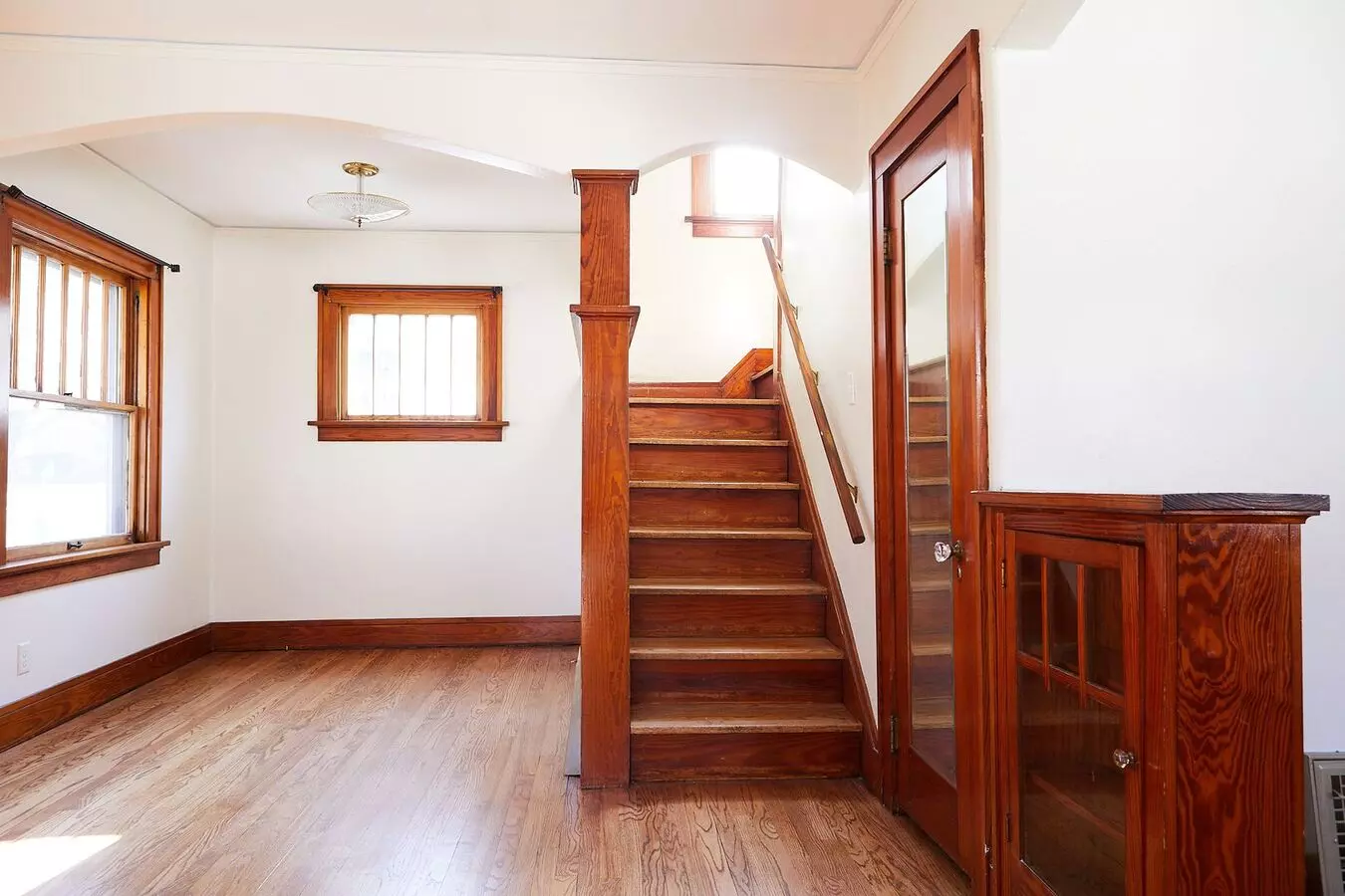 Vintage Farmhouse House for rent in Cedar Rapids, IA
