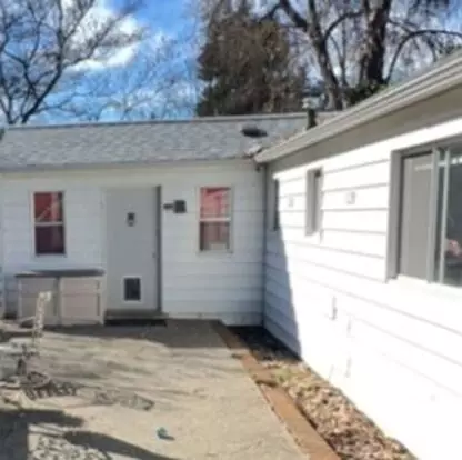 4260-1t - 7015 Rogue River Hwy Apartment for rent in Rogue River, OR
