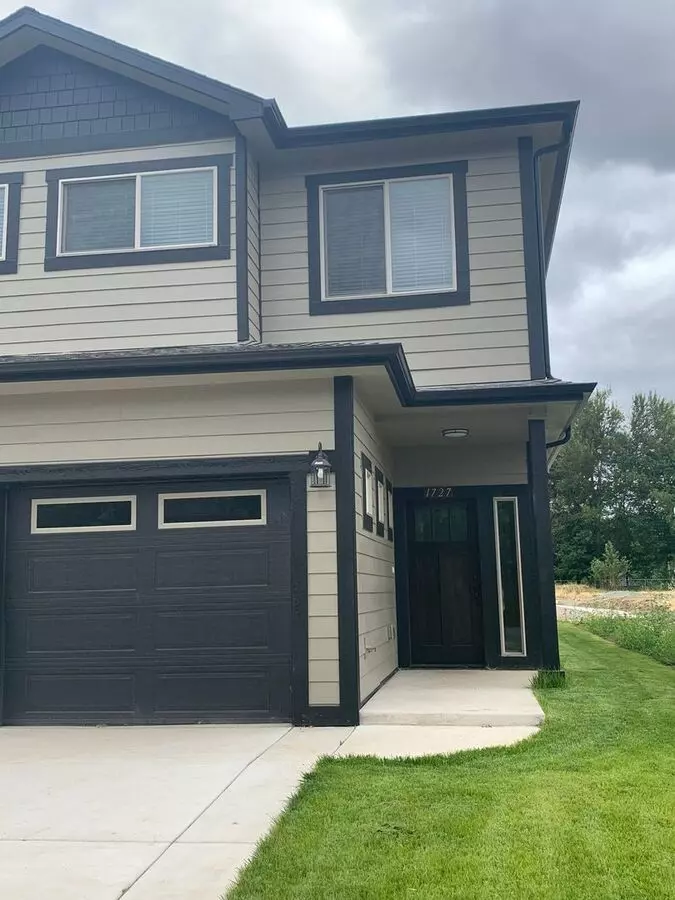 2Bed 2.5 Bath - Beautiful Townhome In A Quiet Neighborhood House for rent in Grants Pass, OR