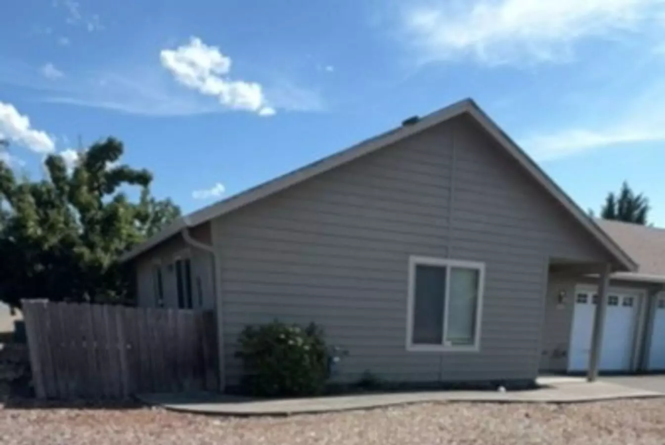 401 and 403 SW Marion Lane Apartment for rent in Grants Pass, OR