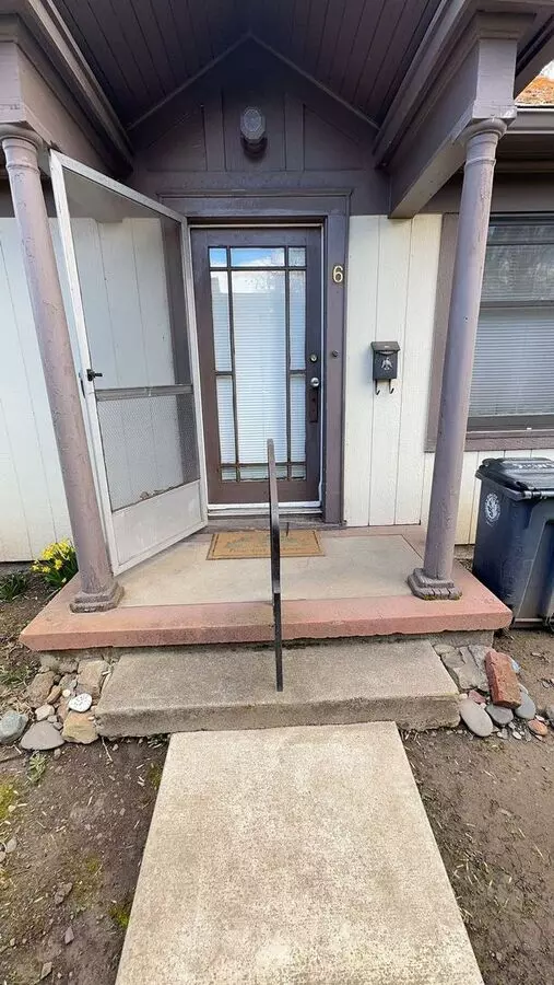 Cozy One Bedroom Cottage Apartment for rent in Medford, OR