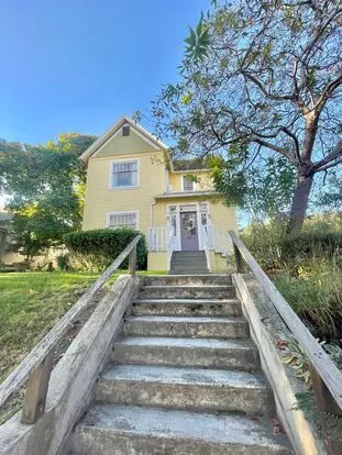 Cpm Real Estate Services Apartment for rent in Ashland, OR
