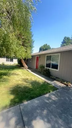 627 & 629 Balsam Rd Apartment for rent in Grants Pass, OR