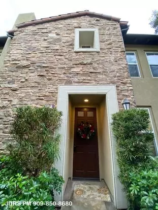 121 Roadrunner Apartment for rent in Irvine, CA