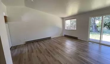 3 of 15 2925 &amp; 2927 Moore Street Apartment for rent in Bellingham, WA
