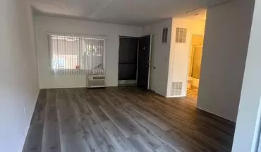 5 of 7 Moorpark 15000 Apartment for rent in Sherman Oaks, CA