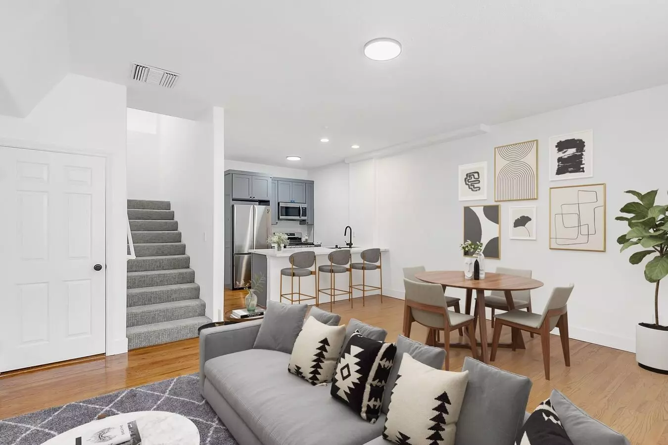 1827 N Wilcox Ave Apartment for rent in Los Angeles, CA