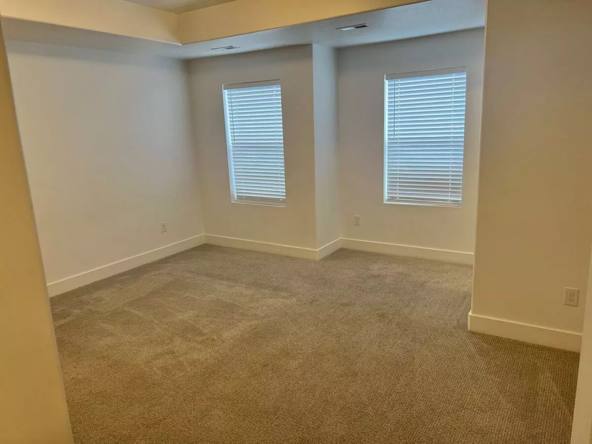 3881 W Kinglassie Ct House for rent in Taylorsville, UT