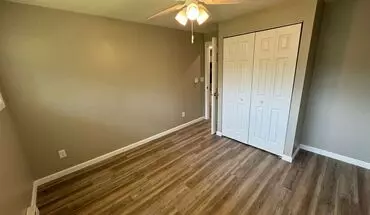 4 of 6 1501, 1503, 1505, 1507 W. Enos Apartment for rent in Springfield, IL