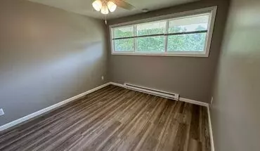 5 of 6 1501, 1503, 1505, 1507 W. Enos Apartment for rent in Springfield, IL