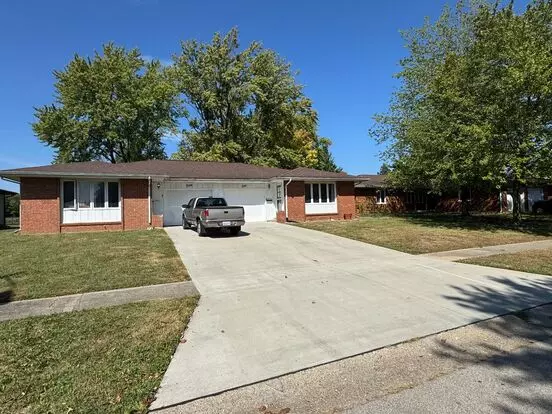 2549 &amp; 2551 Delaware Dr Apartment for rent in Springfield, IL