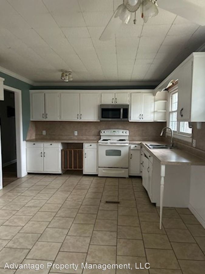 403 Pilot Dr Thomasville, NC House for Rent Rentable