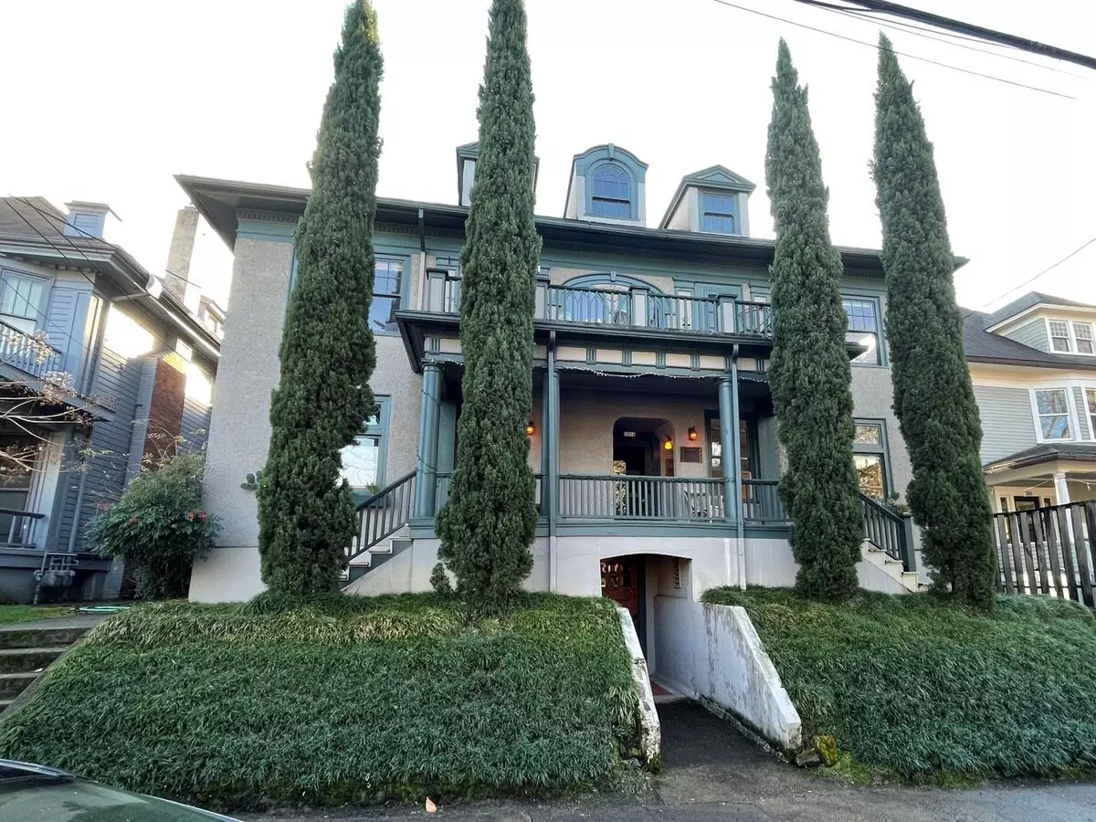 Eugenia Apartment for rent in Portland, OR