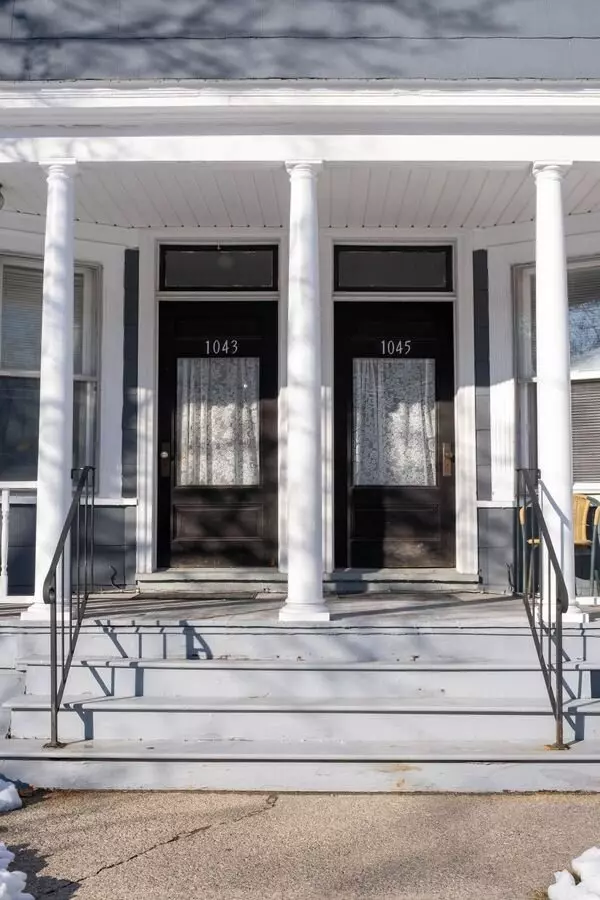 2 of 4 Wendell Ave 1043 - 1045 Apartment for rent in Schenectady, NY