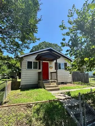 Cozy 3 Bed 1.5 Bath With Backyard Apartment for rent in Richmond, VA