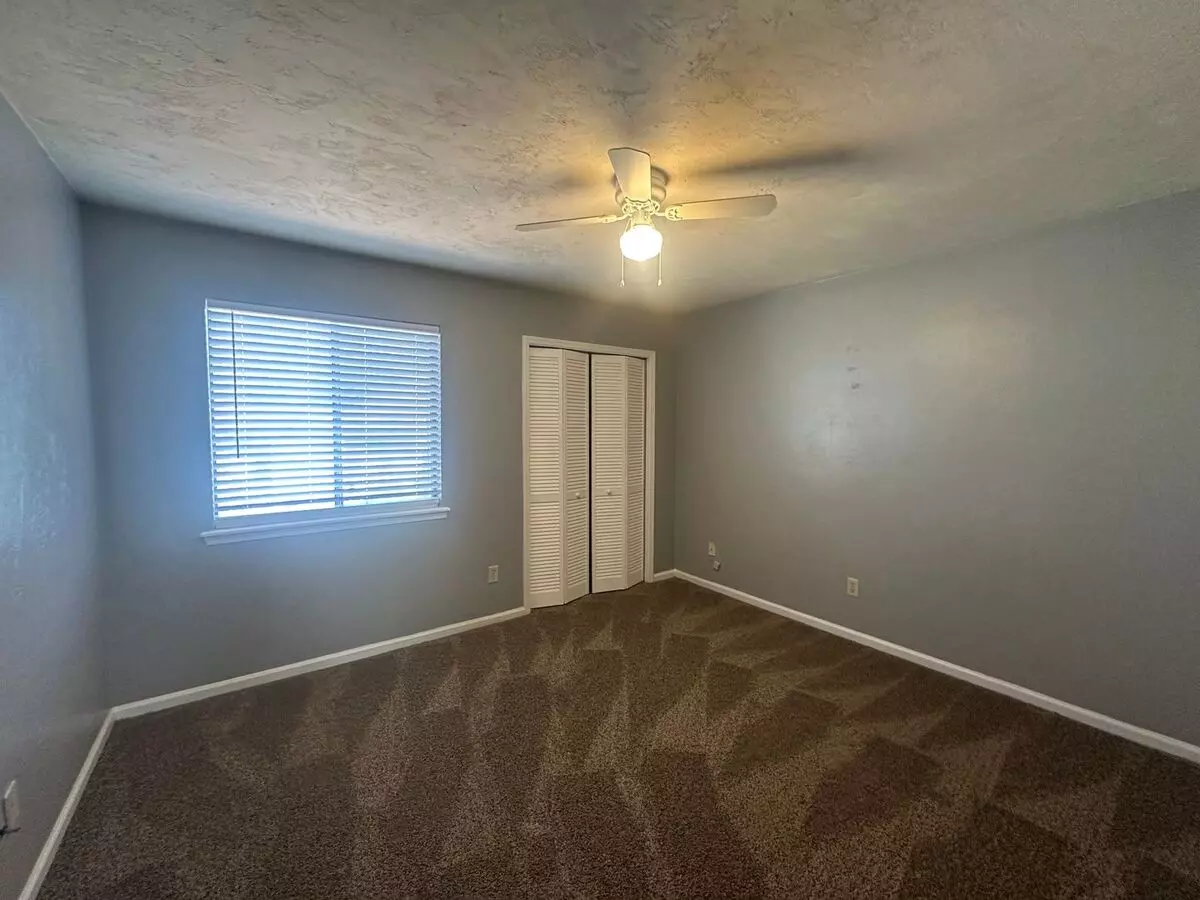Yk- Pe 716 Apartment for rent in Tallahassee, FL