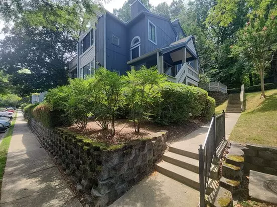Stunning Sun-filled Top-floor Unit In Windbrook! Apartment for rent in Gaithersburg, MD Stunning Sun-filled Top-floor Unit In Windbrook! Apartment for rent in Gaithersburg, MD
