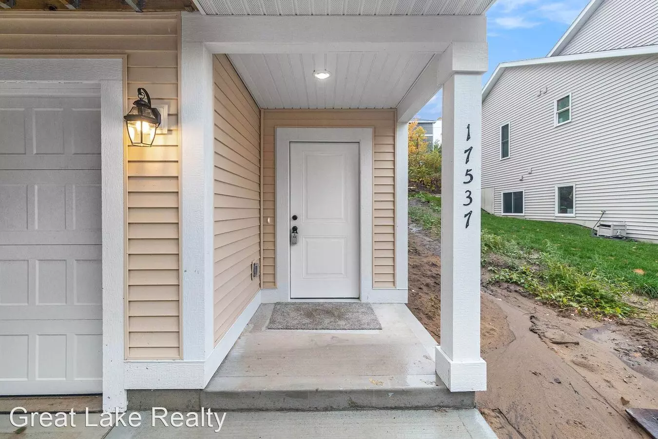 Like New 5 Bedroom - Close To The Lake! House for rent in Spring Lake, MI