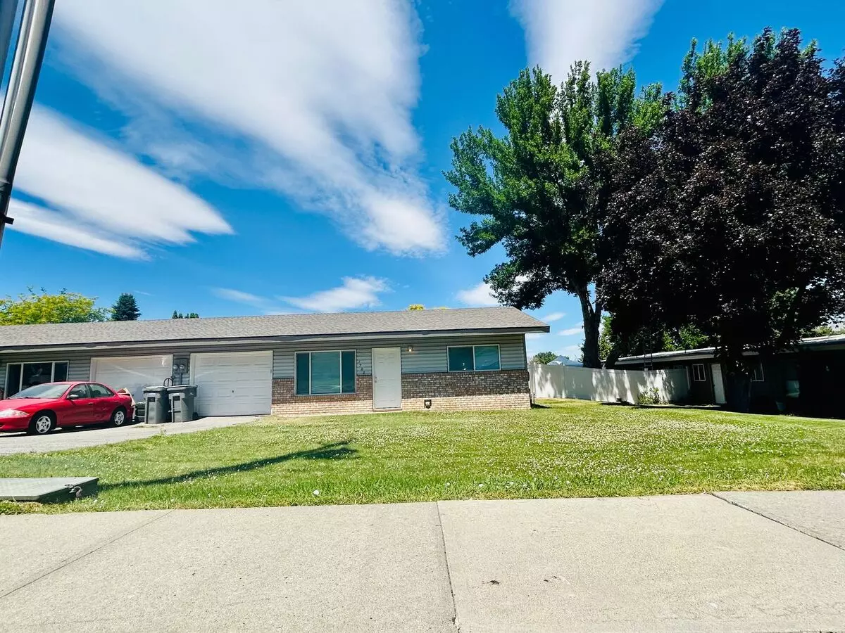 Washington St Duplex Apartment for rent in Wenatchee, WA