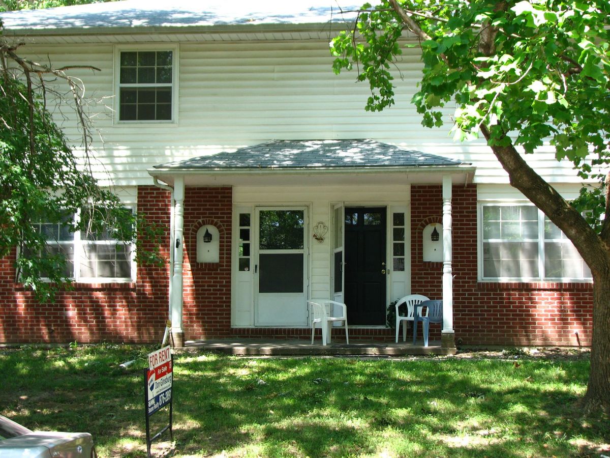 405 Brewer B Apartment for rent in Columbia, MO