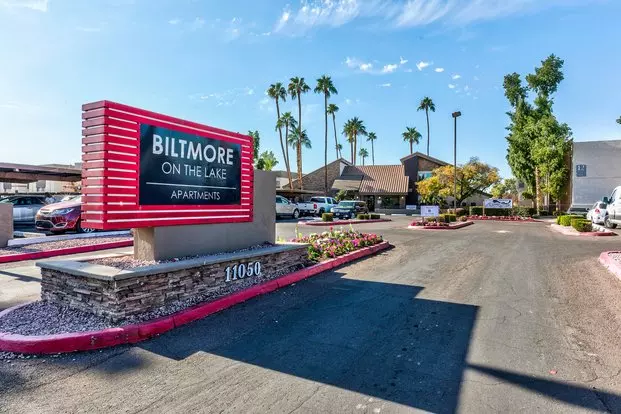 Biltmore On The Lake Apartment for rent in Phoenix, AZ