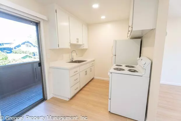 1242 Regent Apartment for rent in Alameda, CA