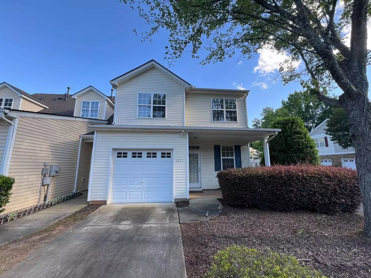 Beautiful 3bd, 2.5ba Raleigh Townhome In The Briar Creek Community With Tons Of Natural Light And First Floor Master Bedroom House for rent in Raleigh, NC