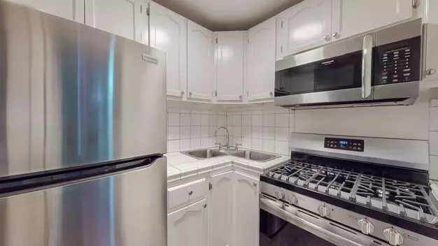 1032-1036 S Normandie Ave Apartment for rent in Los Angeles, CA